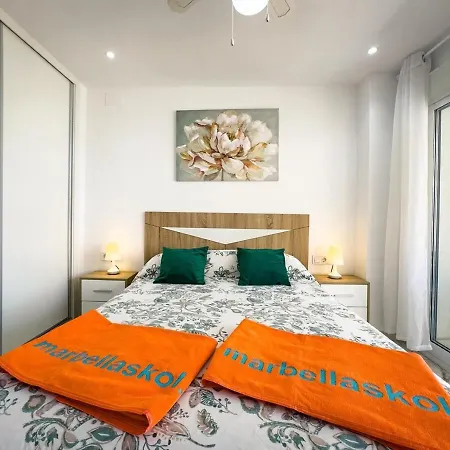 Neptuno 508 2 Bedrooms Sea Views Marbella