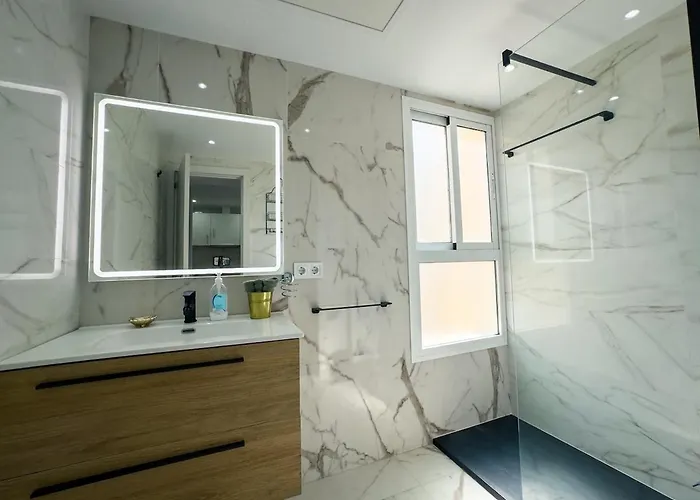 Neptuno 508 2 Bedrooms Sea Views ماربيا